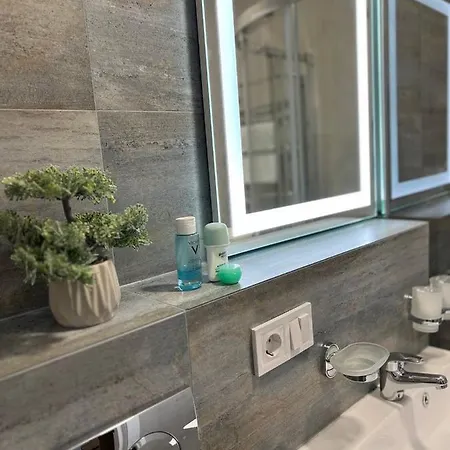 Demar Doroshenka Apartment *