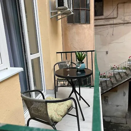 Demar Doroshenka Apartment *